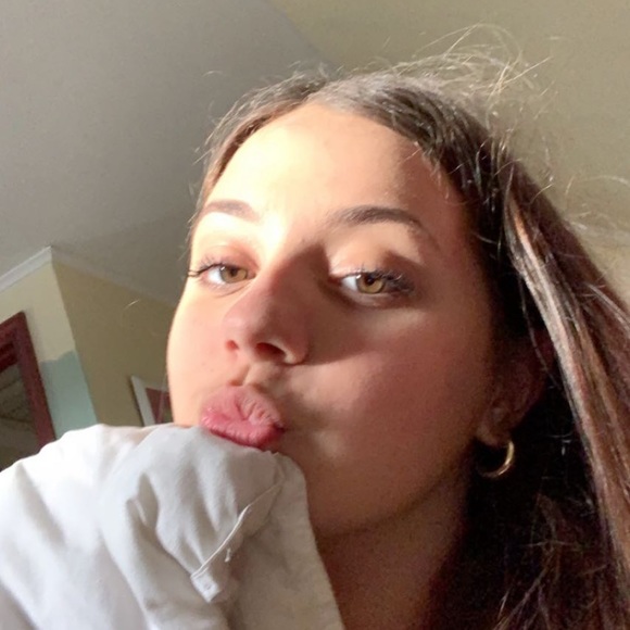 Meet your Posher, Liz - Picture 1 of 1